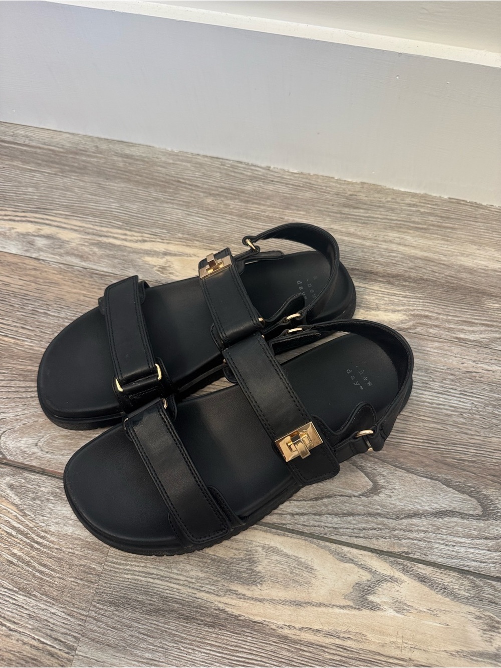 A new day sandal - Picture 4 of 4